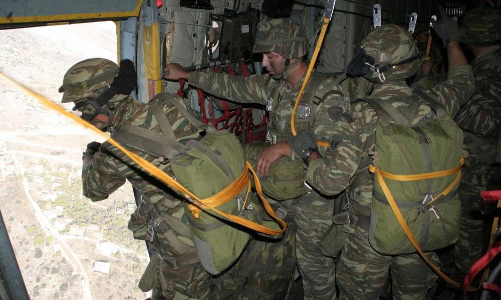 Κατακύρωση συμφωνίας για 3.800 αλεξίπτωτα στον Ελληνικό Στρατό